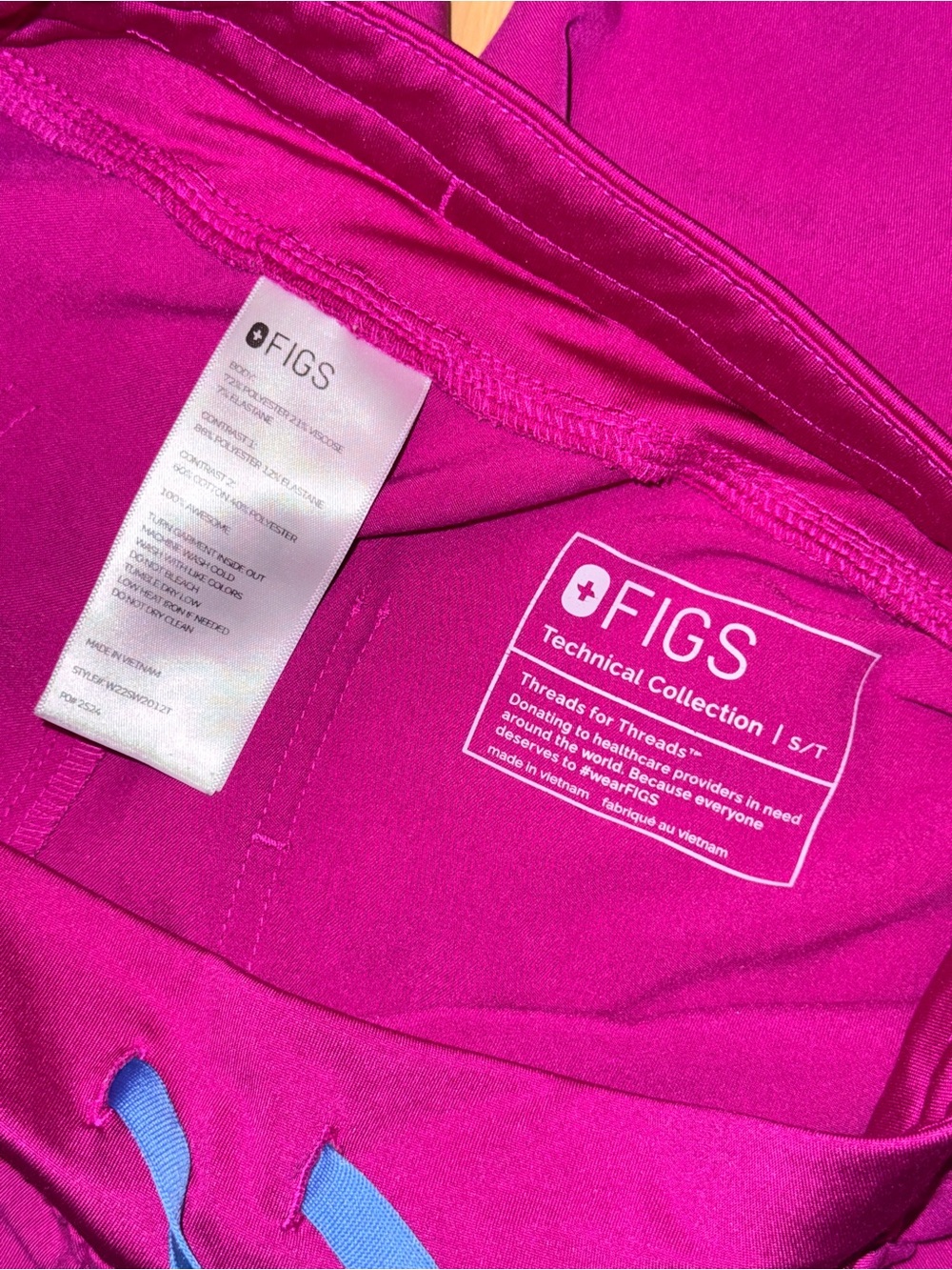 FIGS Raspberry Sorbet Scrub Set - Picture 7 of 7